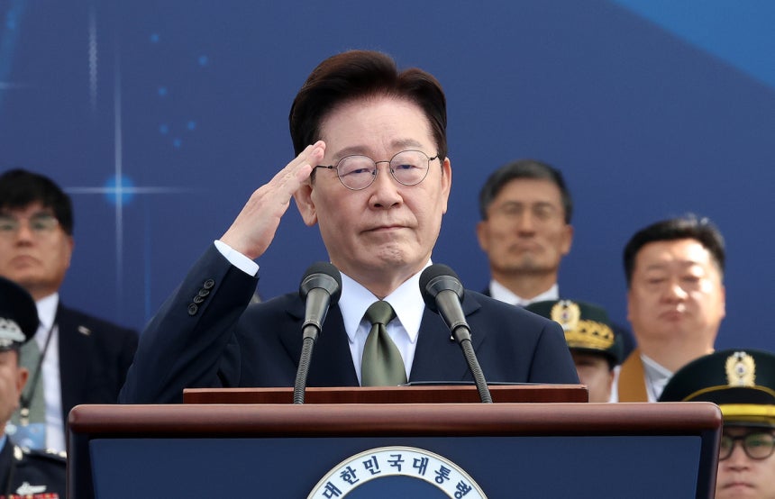 [속보] 李대통령 “DMZ 불의의 사고 부상 장병 마음 무거워…쾌유 빌어”