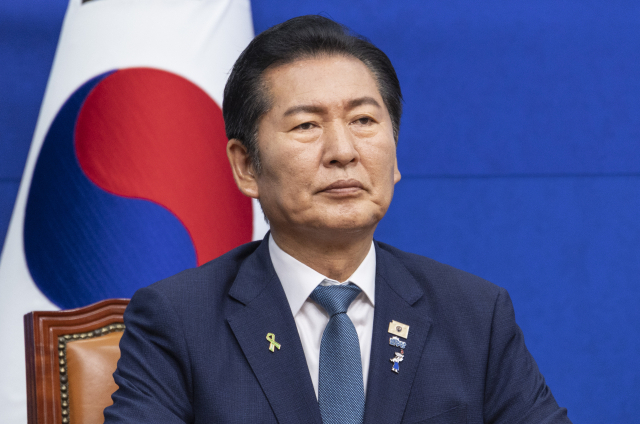 더불어민주당 8.17 전당대회에서 당 대표직에 출마한 정청래 전 대표가 20일 국회에서 열린 공명선거 실천 서약식에 참석해 있다. 연합뉴스