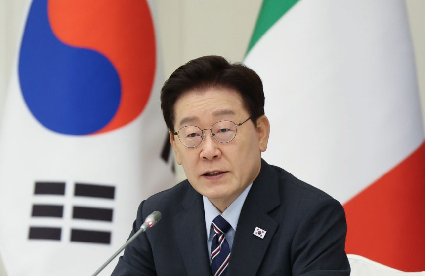 [속보] 이 대통령 “결과에 무한책임 지는 게 여당... 진영 아닌 국민 향해야”