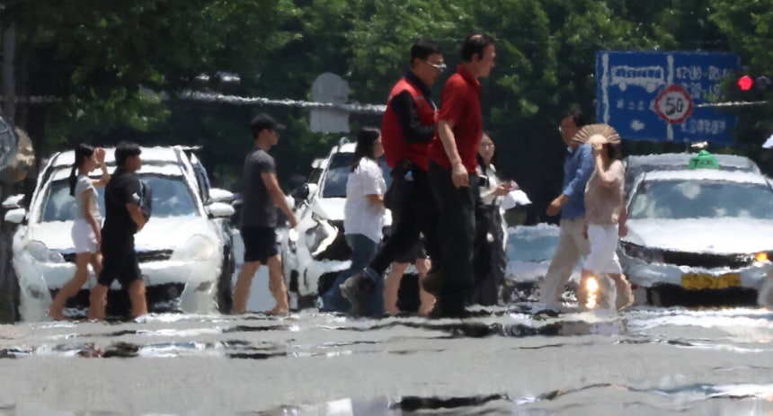 [속보] 포항·경산에 사상 첫 ‘폭염중대경보’...두 겹으로 쌓인 한반도