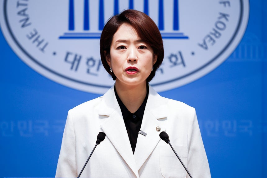 [속보] ‘친문계 고민정’ 당대표 출마...강수영, "정청래 불리"