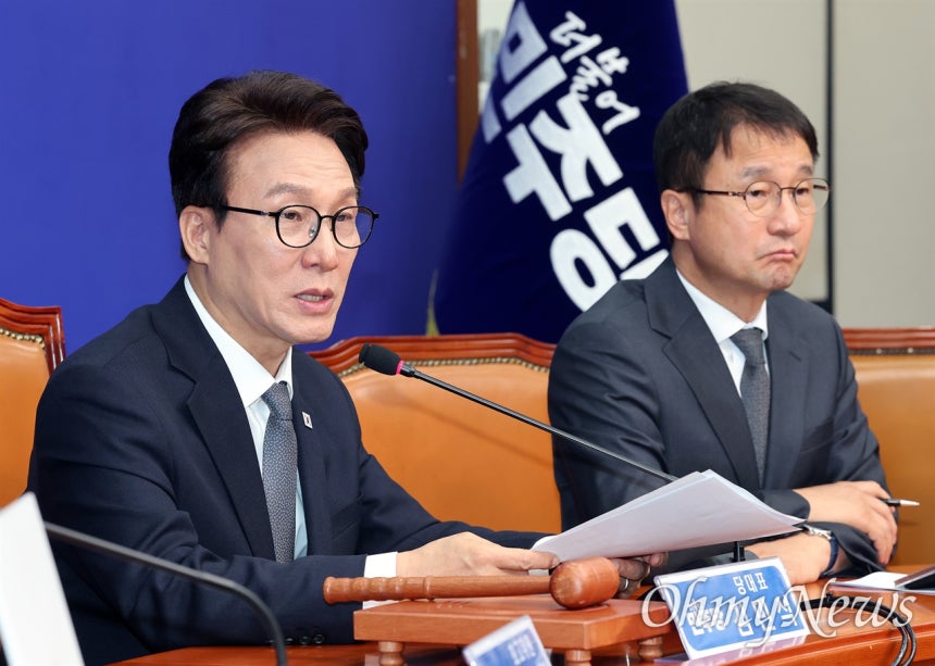 대통령 '긍정률 하락' 멈췄지만, 안심하긴 이른 이유 [여론감각]