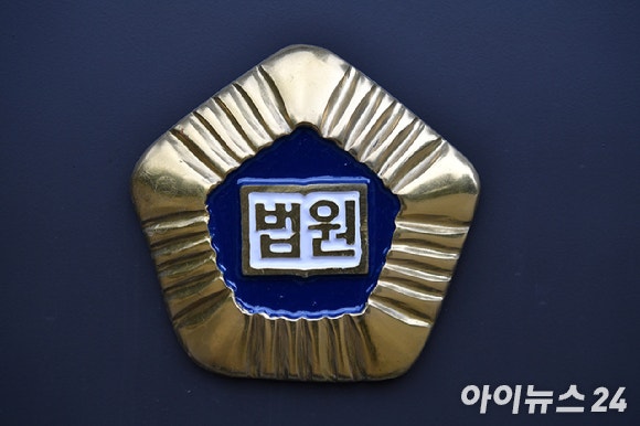 [속보] '친딸 살해 혐의' 40대 유튜버, 사형 구형