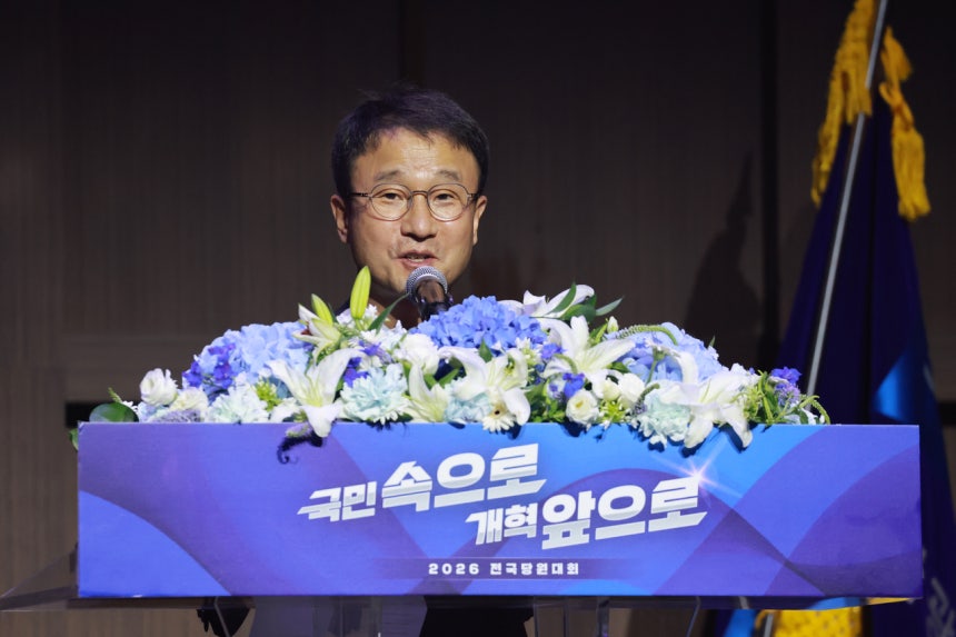 한병도 더불어민주당 대표 직무대행 겸 원내대표가 지난 25일 경기도 수원컨벤션센터에서 열린 조국혁신당 전국당원대회에서 축사하고 있다. 연합뉴스