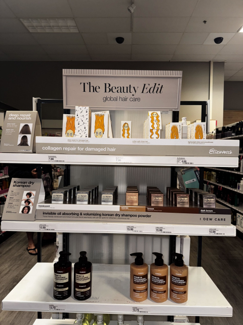 미국 타깃(Target)의 글로벌 헤어케어 큐레이션 ‘더 뷰티 에디트(The Beauty Edit)’에 마련된 미미박스의 헤어케어 브랜드 아이듀케어(I Dew Care) ‘탭 시크릿(Tap Secret)’ 매대