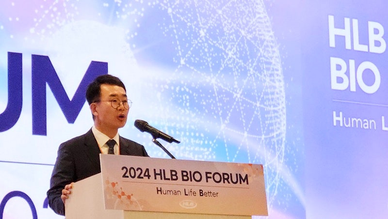 간암 신약을 개발 중인 HLB가 미 식품의약국(FDA) 승인에 또 실패했다. 사진은 진양곤 HLB 회장.[사진｜연합뉴스]