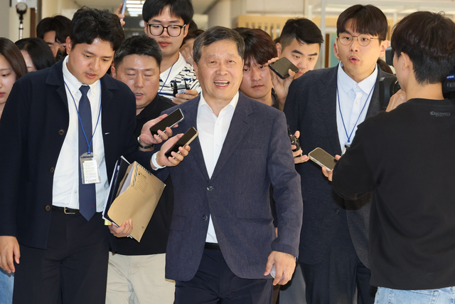[속보]중노위원장 “삼성전자 파업하면 안 돼”…정부 긴급조정권 발동 시사에 노조 반발