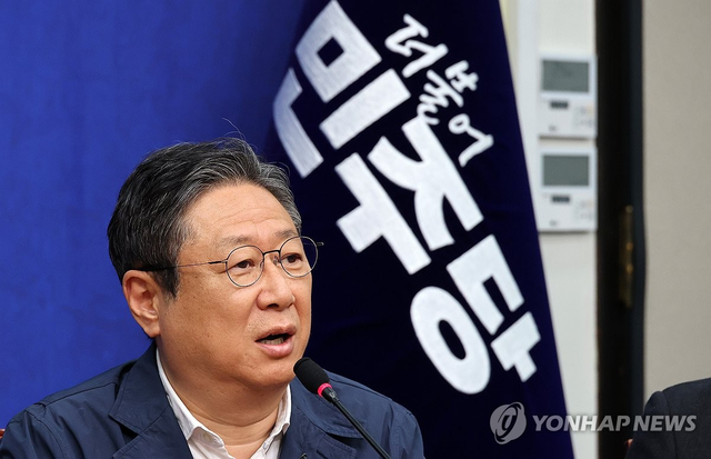 [속보]황희, ‘버스-하우스’ 제안 사과…“청년 주거 현실 세심히 살피지 못했다”