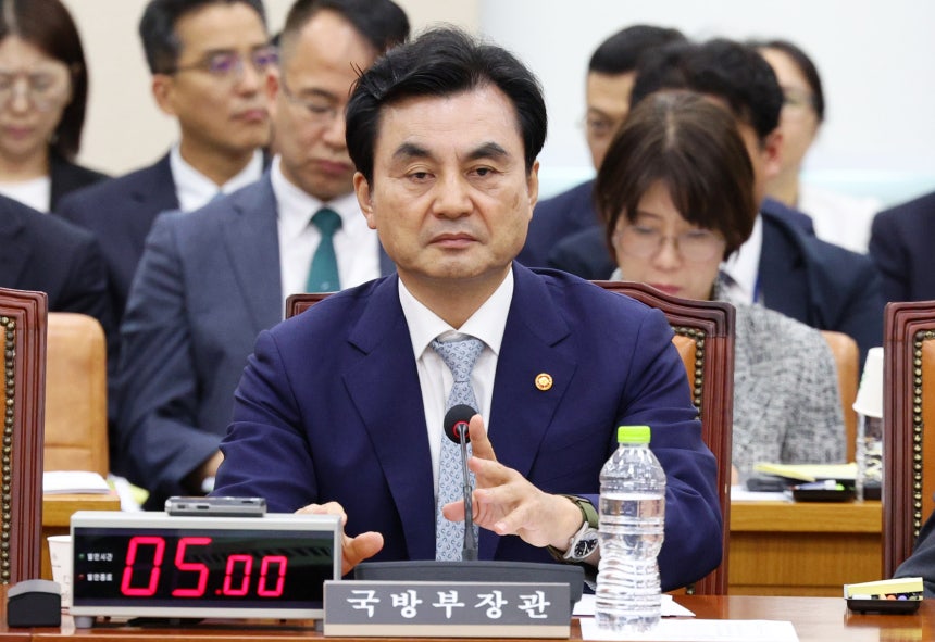 국방위원회 전체회의 참석한 안규백 국방부 장관. 뉴시스 제공