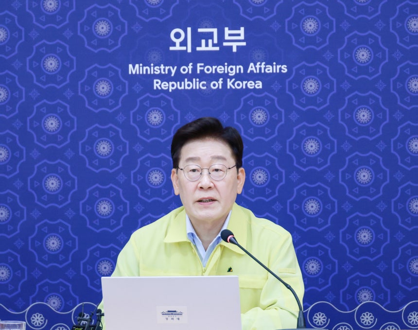 불안한 개혁 동력…'과제' 산적 속 대통령·여당 지지율 적신호