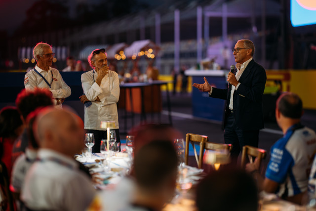 왼쪽부터 파올로 바릴라(Paolo Barilla) 바릴라 그룹 부회장, 마시모 보투라(Massimo Bottura) 셰프, 스테파노 도메니칼리(Stefano Domenicali) F1 CEO
