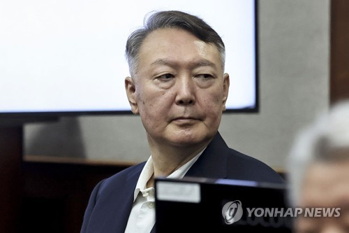 [속보] 윤석열 “계엄이 장기독재 목적? 힘든 대통령, 미쳤다고 장기로 하나”