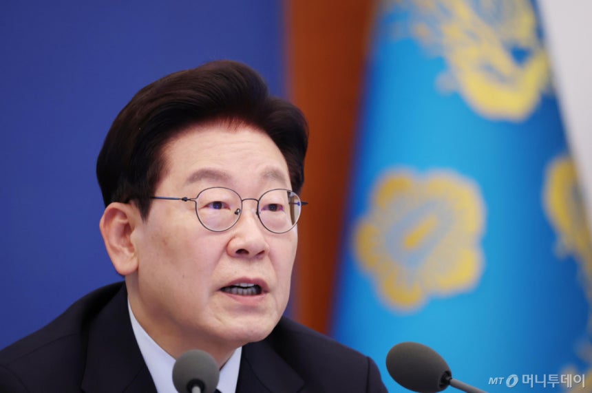 [속보]李대통령, 금융위원회 부위원장에 신진창 현 사무처장 임명