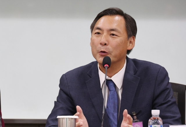 '李대통령 명예훼손' 모스 탄, 경찰 출석해 조사 받는다